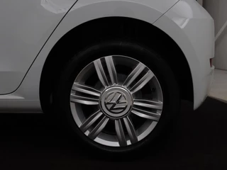 Volkswagen up! Volkswagen Up! 1.0 BMT high up! | Cruise control | Airco |  Bleutooth | LMV 15 inch | Parkeersensoren achter | Radio | LED dagrijverlichting - afbeelding nr 26