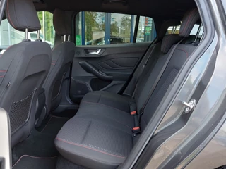 Ford Focus 1.0 EcoBoost 125pk ST-Line Business | Origineel NL | Navi | B&O Sound | Clima | Adap.Cruise | Led Koplampen | Keyless Entry | Pdc V+A+Assist+Camera | Privacy Glass | 18''lm | Trekhaak - afbeelding nr 10