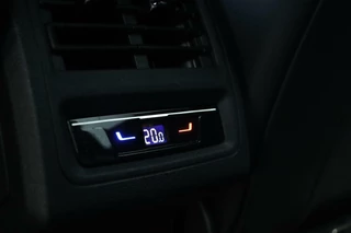 Volkswagen Golf Volkswagen Golf 8 Variant 1.5 eTSI / 3x R-Line / DSG / ACC / Matrix / DAB / LED / Trekhaak / 19