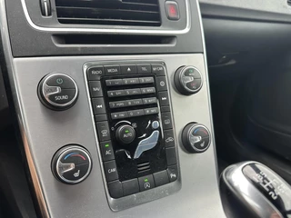 Volvo V60 Volvo V60 2.0 T3 Xenium Navi Cruise Climate Leder Stoelverwarming Trekhaak Lichtmetaal - afbeelding nr 15