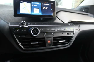 BMW i3 ➡️ BMW i3 Executive Edition 120Ah 42 kWh | Dakraam | 1e eigenaar | Camera | LED | 20 inch | Stoelverwarming | Harman-Kardon | Navi | NAP | inc BTW - afbeelding nr 22