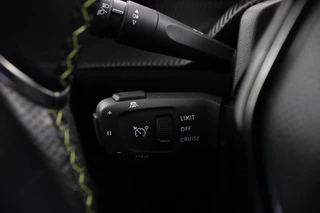Peugeot 208 Peugeot 208 1.2 PureTech GT-Line*ACC*PANO*CARPLAY*ECC*LED* - afbeelding nr 11