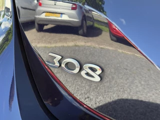 Peugeot 308 Peugeot 308 SW 1.6 BlueHDI Blue Lease Executive Pack Panodak,Camera,Navi,6 Bak,120pk,Pdc V+A,Dealer Onderhouden,Nieuwe Distributie,Apk tot 10-2025 - afbeelding nr 32