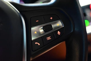 BMW 3 Serie BMW 3-serie Touring 320i High Executive Edition - Adaptive Cruise Control - Memory - Panoramadak - El. Trekhaak - Dashboard Leder - afbeelding nr 15