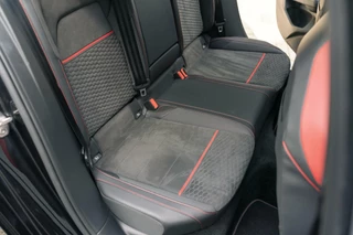 Volkswagen Golf Volkswagen Golf 2.0 TSI GTI Clubsport Pano HK DSG LED HUD - afbeelding nr 37