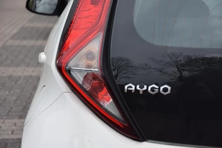 Toyota Aygo Toyota Aygo 1.0 VVT-i x-play | Cruise control | Bluetooth | Achteruitrijcamera | - afbeelding nr 6