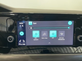 Volkswagen Golf Volkswagen Golf 1.5 eTSI Style Airco ECC Carplay Navi Adaptive Crusie Control Massagestoel AGR Ambiente verlichting - afbeelding nr 28