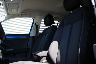 Volkswagen T-Roc Volkswagen T-Roc 1.5 TSI Sport // Trekhaak - Camera - Virtual Cockpit - Stoelverwarming - Navi - 19 inch - afbeelding nr 22