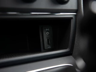 SEAT Leon | Navigatie & Apple Carplay/Android Auto | Parkeersensoren | Hoogteverstelling stoelen | Climate control | Donker getint glas | Cruise control - afbeelding nr 25