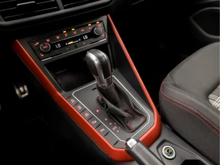 Volkswagen Polo Volkswagen Polo 2.0 TSI GTI 200Pk Automaat (SCHUIFDAK, VIRTUAL COCKPIT, APPLE CARPLAY, GROOT NAVI, CAMERA, BEATS AUDIO, MODE KNOP, STOELVERWARMING, CRUISE, NIEUWSTAAT) - afbeelding nr 12