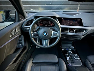 BMW 1 Serie BMW 1 Serie 118i M135 M-PERF. PANO|SCHAALSTOEL|HUD|H/K|CAMERA - afbeelding nr 27