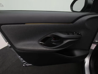 Toyota Yaris Cross Toyota Yaris Cross 1.5 Hybrid Adventure automaat | CarPlay | Navigatie | Parkeersensoren | Achteruitrijcamera | Stoelverwarming | LED verlichting | Elektrische kofferklep - afbeelding nr 11