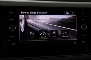 Volkswagen Polo Volkswagen Polo 1.0 TSI R Line | Panoramadak | Park Assist |  Carplay | Adaptive cruise | Climate control | PDC | Navigatie | Bluetooth | LED - afbeelding nr 15