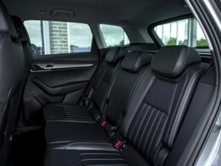 Škoda Karoq Škoda Karoq 1.5TSi ACT 150pk DSG Style Business | Leer | Navi  & App-Connect | 18