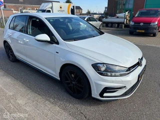 Volkswagen Golf Volkswagen Golf 1.5 TSI Highline Business R-Line edition  150pk,  DSG Automaat , Navigatie , Parkeerhulp Voor & Achter , Verwarmde voorstoelen , Prive glas , Velgen zwart incl all weahter banden  , - afbeelding nr 10