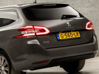 Peugeot 308 Automaat (PANORAMADAK, APPLE CARPLAY, GROOT NAVI, MASSAGE, STOELVERWARMING, LEDER, 360 CAMERA, SPORTSTOELEN, LANE ASSIST, KEYLESS, DAB+, NIEUWE APK, NIEUWSTAAT) - afbeelding nr 11