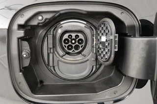 Mercedes-Benz A-Klasse Mercedes-Benz A-klasse 250e AMG Night | Carplay | Stoelverwarming |  Full LED | Sfeerverlichting | Leder/Alcantara | Navigatie | Park Assist - afbeelding nr 25