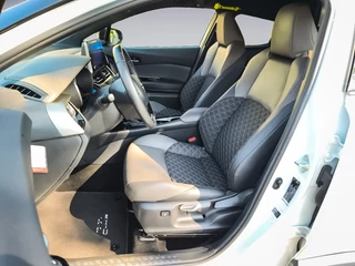 Toyota C-HR Toyota C-HR 2.0 Hybrid Executive (184PK) 1e-Eig. & Dealer-Onderh. BOVAG-Garantie. NL-Auto. - afbeelding nr 12