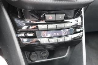 Peugeot 2008 Peugeot 2008 1.2 PureTech Allure. Navigatie, trekhaak, dealer onderhouden. - afbeelding nr 18