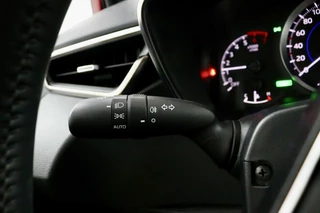 Toyota Corolla Toyota Corolla 1.8 Hybrid Business rood - afbeelding nr 18
