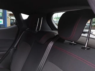 Ford Fiesta Ford Fiesta 1.0 EcoBoost 101pk ST-Line 5-Deurs | Navi | Apple Carplay + Android Auto | Clima | Cruise | Keyless Start | Pdc | Stoelverwarming | Rijstrook+Lichtsensor | Privacy Glass | 17''lm - afbeelding nr 27