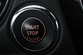 Nissan QASHQAI Nissan Qashqai 1.2 N-Vision | Panoramadak | Stoelverwarming |  360 camera | Trekhaak | Leder/Alcantara | Navigatie | Keyless | Climate control - afbeelding nr 22