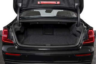 Volvo S60 Volvo S60 2.0 T5 250 PK Intro Edition - Automaat | Dig. Cockpit | Adapt. Cruise | Leder | Elek. bestuurderstoel met geheugen | Stoelverw. | PDC | Camera | NAV + App. Connect | ECC | DAB | Elek. Trekhaak | LM 19