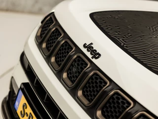 Jeep Compass 240Pk Automaat (APPLE CARPLAY, GROOT NAVI, 360 CAMERA, VIRTUAL COCKPIT, LEDER, KEYLESS, SPORTSTOELEN, ADAPTIVE CRUISE, GETINT GLAS, LED KOPLAMPEN, NIEUWSTAAT) - afbeelding nr 39