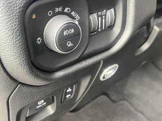 Dodge Ram 1500 Dodge Ram 1500 4X4 5.7 V8 4x4 PANO+LUCHT+22INCH+WIDEBODY - afbeelding nr 14