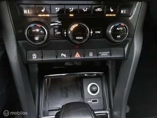 Škoda Karoq Skoda Karoq 1.0 TSI Ambition Business Trekhaak Panoramadak Mooie uitstraling Virtuele cockpit - afbeelding nr 18