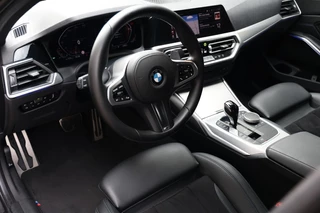 BMW 3 Serie BMW 3 Serie 318i M-Sport Automaat NAP/Schuifdak/19inch/Cam/Sfeerverl - afbeelding nr 63