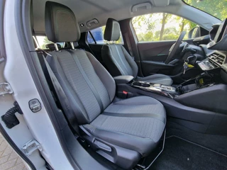Peugeot 2008 Peugeot 2008 1.2 PureTech Allure|Automaat|12.603km|Clima|Navi|Carplay|PDC|17-inch| - afbeelding nr 5