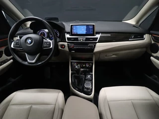 BMW 2 Serie [HEAD-UP DISPLAY, NAVIGATIE, PDC V+A, STOELVERWARMING, CRUISE CONTROL, VOL LEDER, ELEKTRISCHE ACHTERKLEP, NIEUWSTAAT] - afbeelding nr 4