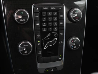 Volvo V40 Volvo V40 2.0 T2 Nordic+ | Stoelverwarming | Trekhaak |  Standkachel | Navigatie | Full LED | Verwarmde voorruit | Bluetooth | Climate control - afbeelding nr 13