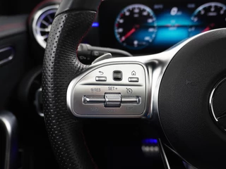 Mercedes-Benz CLA Mercedes-Benz CLA Shooting Brake 200 AMG // Panoramadak // Sfeerverlichting // Privacy Glas // 19