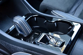 Volvo XC40 Rijklaarprijs-Garantie Leder Interieur Panorama dak Led Camera - afbeelding nr 28