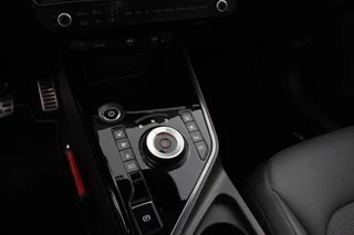 Kia Niro EV Kia Niro EV DynamicPlusLine 64.8 kWh Nieuw Model! | Navigatie Half Leder Schuif-kantel dak Electrisch bedienbare achterklep DAB Led Camera - afbeelding nr 16