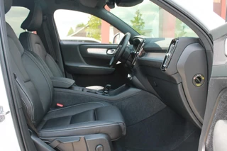Volvo XC40 Volvo XC40 T2 Essential | Parkeercamera | Stoelverwarming | Leder | Pilot Assist | BLIS | Keyless - afbeelding nr 25
