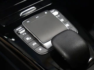 Mercedes-Benz CLA Mercedes-Benz CLA 180 Business Solution Luxury [SCHUIFKANTELDAK, SFEERVERLICHTING, CAMERA, WIDESCREEN, VOL LEDER, STOELVERWARMING, PDC V+A, CRUISE, CLIMATE, NIEUWSTAAT] - afbeelding nr 19