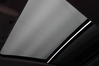 Volkswagen Golf Panoramadak, Camera, Climate, Navigatie, Bluetooth, DAB, Trekhaak, 18'' - afbeelding nr 11
