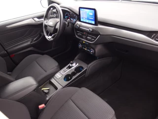 Ford Focus AUTOMAAT / TREKHAAK / FULL LED / KEYLESS / CARPLAY / NAVI / CLIMA / PDC / NL-AUTO - afbeelding nr 41