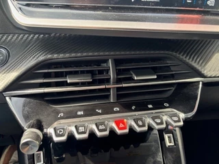 Peugeot 208 Peugeot 208 1.2 PT Allure Pack, Carplay, DAB, Clima, Navi, Cruise, Led - afbeelding nr 32