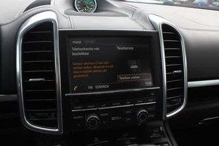 Porsche Cayenne Porsche Cayenne 3.0 S E-Hybrid / Panoramdak / Camera / 20'' / Luchtvering / Bose / Sportchrono / Stuurverwarming / Leder / Stoelverwarming / Cruise Control - afbeelding nr 21