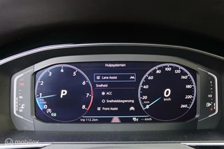 Volkswagen Passat Volkswagen Passat Variant 2.0 TSI 4Motion  / R-Line / Pano - afbeelding nr 22