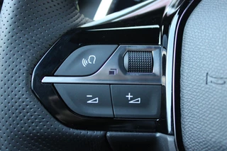 Peugeot 2008 Peugeot 2008 1.2 130PK AUTOMAAT GT PACK | ELEKTRISCH BEDIENBARE BESTUURDERSSTOEL | NAVIGATIE | FULL LED KOPLAMPEN | DRAADLOZE APPLE CARPLAY/ANDROID AUTO | ADAPTIVE CRUISE CONTROL | CAMERA VOOR + ACHTER | CLIMATE CONTROL | LICHTMETALEN VELGEN 17