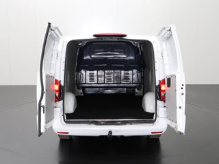 Mercedes-Benz Vito Mercedes-Benz Vito 114CDI 7G-Tronic Automaat Lang | Achterdeuren | Airco | Cruise | 3-Persoons | Trekhaak | Betimmering - afbeelding nr 4