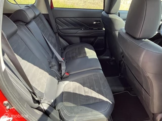 Mitsubishi Outlander Mitsubishi Outlander 2.4 PHEV Intense+ trekhaak allseason banden - afbeelding nr 26