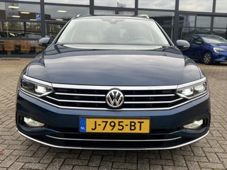 Volkswagen Passat Panoramadak Led Matrix ACC Camera Parkeersensoren Chroom Pakket Stoelverwarming 1/2 Leder Alcantara NL Auto 1e Eigenaar - afbeelding nr 8