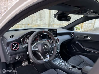 Mercedes-Benz A-Klasse Mercedes A45 AMG 4MATIC Pano/LED/Cruise/alcantara/381pk! - afbeelding nr 5