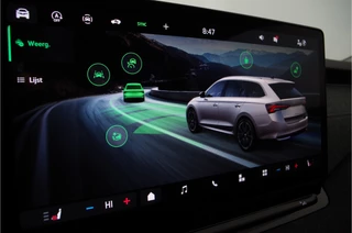 Škoda Octavia ŠKODA Octavia Combi 1.5 TSI MHEV First Edition > Camera/Adapt.cruise/Winterpakket... - afbeelding nr 17